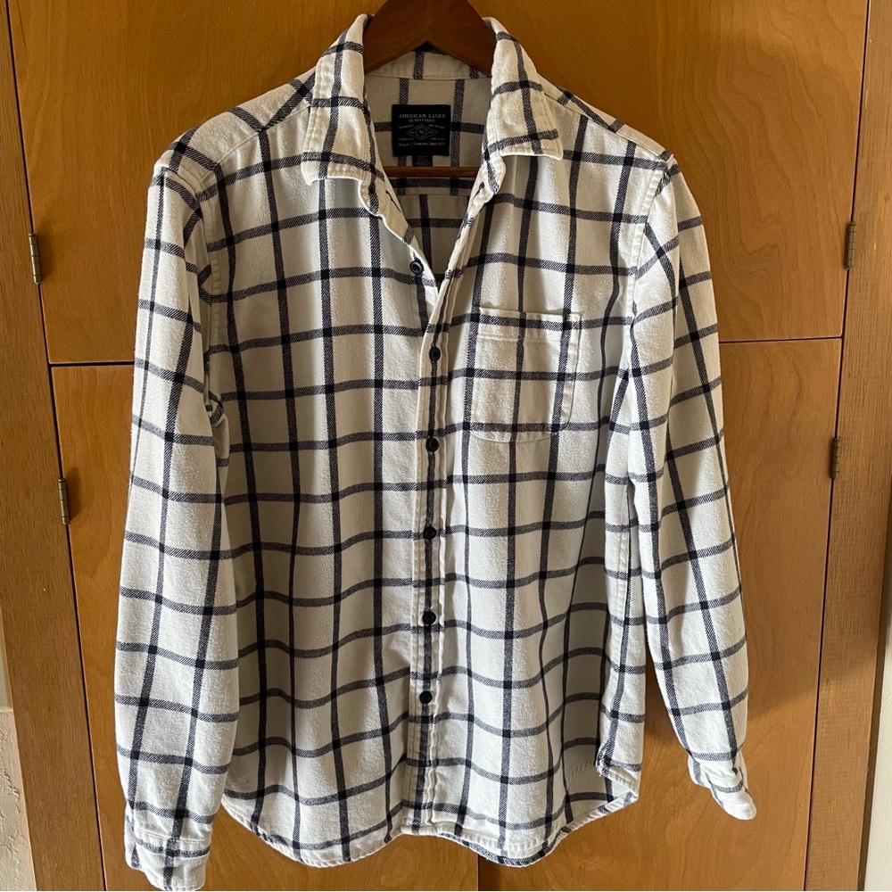 American Eagle Outfitters Super Heavyweight Flannel Shirt. Cream & Navy. Medium
